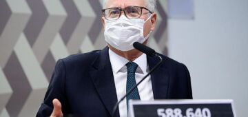 Renan Calheiros diz que pedirá indiciamento de Pazuello por 'vários crimes'