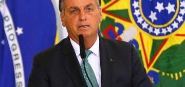 Bolsonaro vira 'criminoso climático' em ação nas ruas de NY antes de Assembleia da ONU