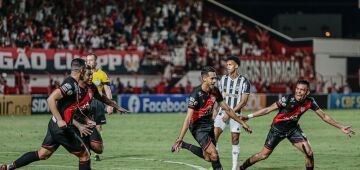Atlético-GO vence o Galo por 2 a 1 e derruba longa invencibilidade do líder