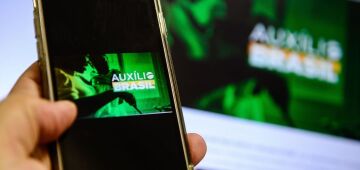 Parcela de R$ 600 do Auxílio Brasil começa a ser paga nesta terça-feira (9)