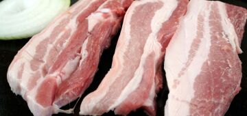 China imporá sobretaxas provisórias às importações de carne de porco europeia