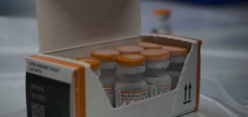 Pfizer anuncia que vacina anticovid para menores de 5 anos é eficaz em três doses