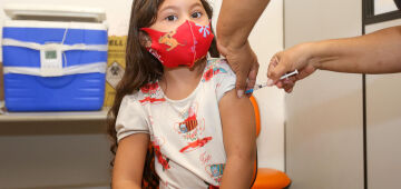 Brasil registra 56,4 mil novos casos e 346 óbitos por Covid-19