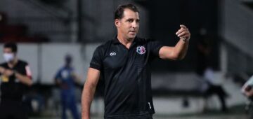 "Conseguimos dominar as ações", disse Martelotte após mais uma virada do Santa Cruz na Série D