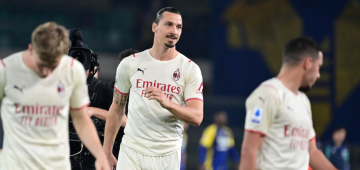 Ibrahimovic passa por cirurgia no joelho; recuperação levará de "7 a 8 meses"