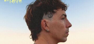 Di Ferrero costura passado e presente em primeiro grande show do dia no The Town