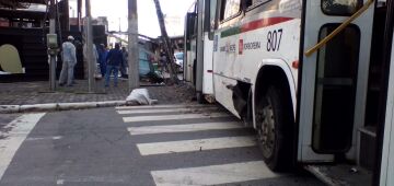 Mulher morre atropelada por ônibus em avenida da Zona Sul do Recife