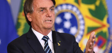 Bolsonaro veta correção de alimentação escolar e reajuste a policiais em prévia do orçamento