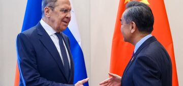 Chanceleres de Rússia e China se reúnem em Bali antes do G20