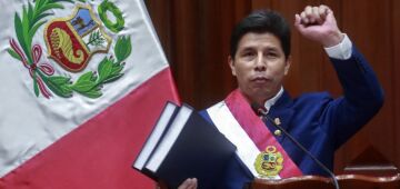 Congresso peruano impulsiona denúncia contra presidente por suspeita de corrupção