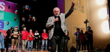 "Se fui capaz de casar outra vez, eu estou melhor do que antes", diz Lula sobre sua candidatura