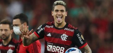 Em noite de 7x1, Flamengo avança na Libertadores