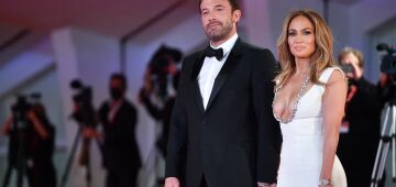 Jennifer Lopez e Ben Affleck mantém distância em formatura do filho do ator