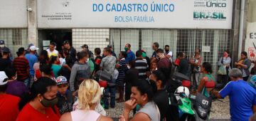 Auxílio Brasil: "As prefeituras não estão dando conta", diz especialista