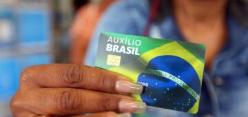 Auxílio Brasil: bancos não podem cobrar taxas, diz ministro