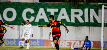 Feliz com primeiro gol pelo Sport, Wanderson diz que grupo nunca desacreditou do acesso