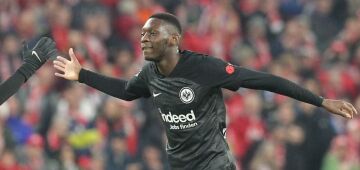 Kolo Muani quer sair do Eintracht Frankfurt para assinar com PSG