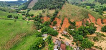 Chuvas já causaram 13 mortes em Minas e bombeiros buscam desaparecido