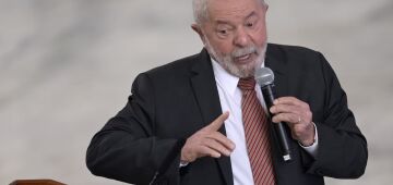 Lula critica Banco Central: "Por que o BC é independente e a inflação está do jeito que está?"