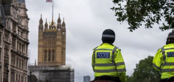 Londres acusa colombiano em caso de malas com restos humanos 