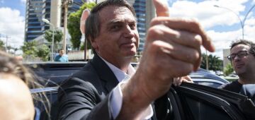 Defesa diz que Bolsonaro não pediu a ninguém para baixar certificado de vacinação