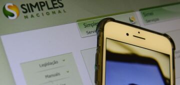 Governo adia por 2 meses recolhimento do Simples de empresas afetadas pelo tarifaço