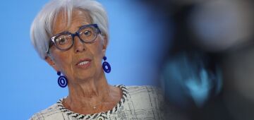 Presidente do BC europeu diz que incerteza persiste, apesar de acordo comercial entre UE e EUA