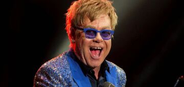 Em ''Never Too Late'', um Elton John competente, mas sem novidades