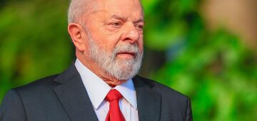 PT antecipa o jogo de 2026 e lança o presidente Lula à reeleição. Confira

