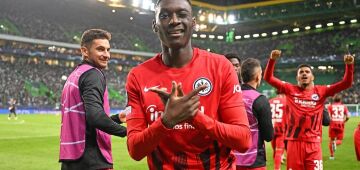 Kolo Muani falta a treino do Eintracht Frankfurt para forçar saída ao PSG