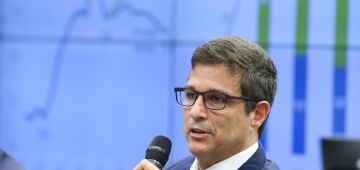 Campos Neto: é verdade de que economia brasileira está mais forte, com mão de obra apertada