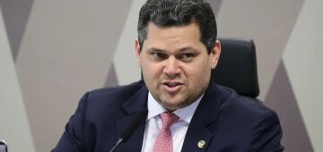 Comissão do Senado aprova projeto que altera Lei da Ficha Limpa