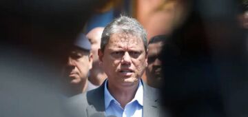 Após execução no aeroporto, Tarcísio defende classificar crime organizado como terrorismo