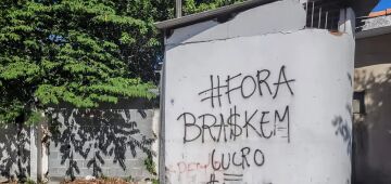 Vítimas da Braskem protestam durante encontro do G20, em Maceió