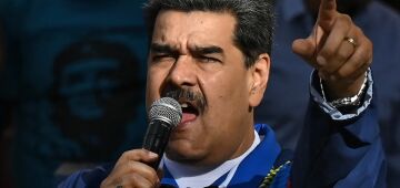 Maduro defende sua posição como chefe das Forças Armadas, cortejadas pela oposição