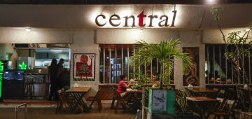 Bar Central é reduto boêmio do Recife e lugar certo para petiscar e pedir cerveja geladinha