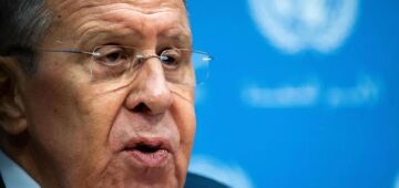 Rússia: Lavrov acusa Ocidente de 'abusar' do dólar para manter dominância no cenário global