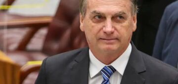 Indiciado pela PF, Bolsonaro se diz pré-candidato a presidente mesmo estando inelegível