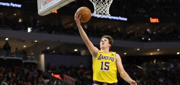 Lakers conquistam vitória apertada em noite de Reaves; Mavericks superam Thunder na NBA