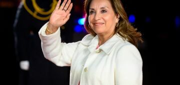 Cirurgia de nariz ameaça presidência de Dina Boluarte no Peru