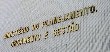 Revisão no Orçamento de R$ 25,9 bi em 2025 atingirá principalmente BPC e INSS, diz Planejamento