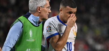 Mbappé está melhor após fratura no nariz, diz zagueiro da seleção francesa