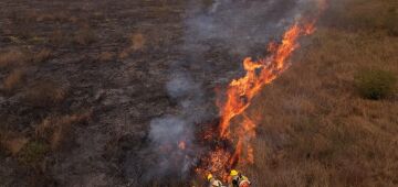 Combate a incêndios pode ser feito por pilotos e aviões estrangeiros 