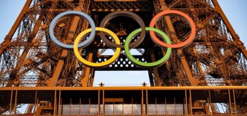 Anéis olímpicos devem permanecer na Torre Eiffel após os Jogos de Paris