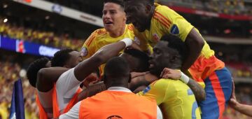 Colômbia goleia Panamá e vai à semifinal da Copa América