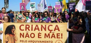 Manifestantes protestam contra PL do Aborto no Rio e em São Paulo