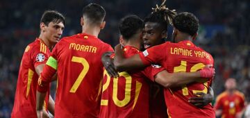 Espanha vence Itália e avança às oitavas da Eurocopa