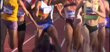 Campeã olímpica dos 800m está fora dos Jogos de Paris após queda durante prova; vídeo