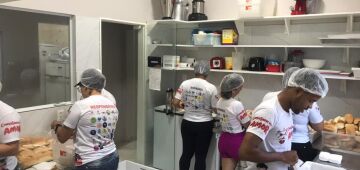 ONG voltada à população de rua realiza bazar solidário no Recife