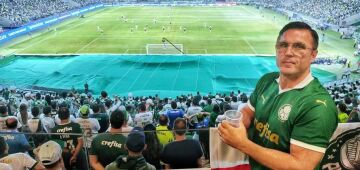 Chael Sonnen, rival de Anderson Silva, assiste a Palmeiras x Vasco, no Allianz